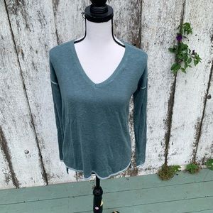 Lululemon green v-neck size small long sleeve sweater